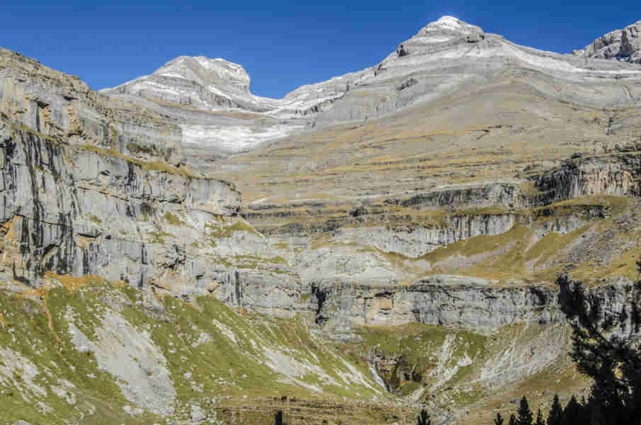 Huesca - parque nacional de Ordesa y Monte Perdido - valle de Ordesa 18 - circo de Soaso.jpg